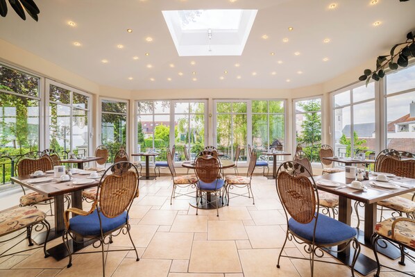 Petit déjeuner buffet compris les week-ends