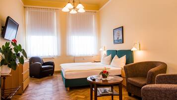 Hypo-allergenic bedding, minibar, individually decorated