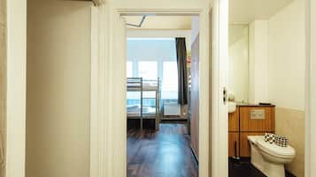 Bed in a 10 bed room | Langsir/tirai gelap terus, Wi-fi percuma, cadar katil