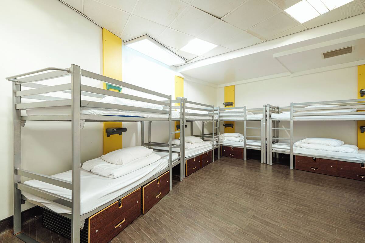 Private 14-Person Ensuite Suite | Blackout drapes, WiFi (free), bed sheets