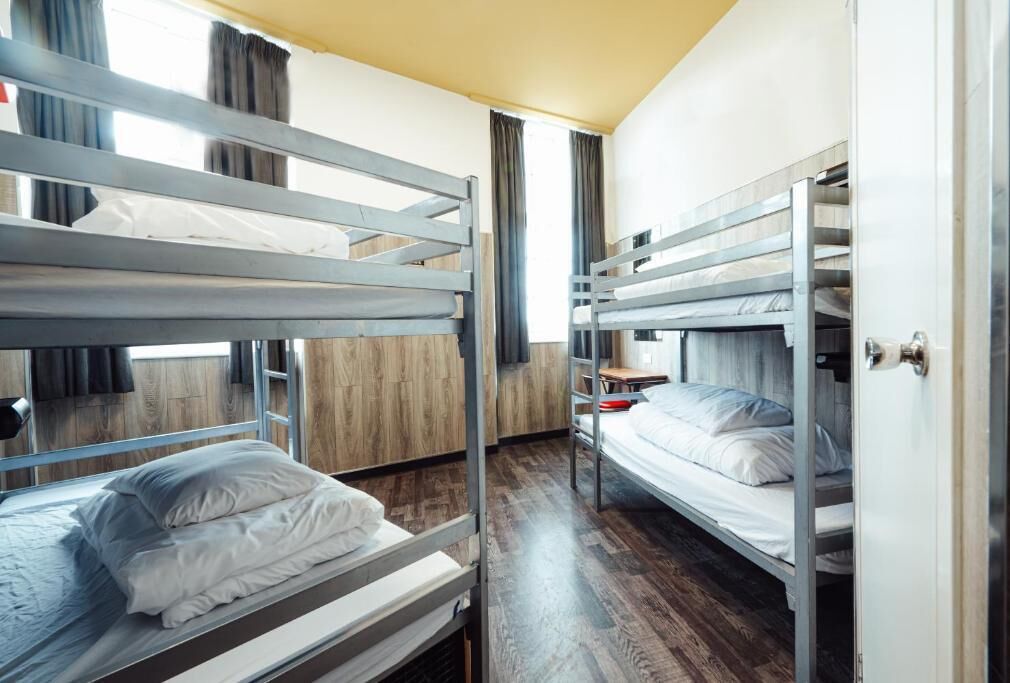 Blackout drapes, free WiFi, bed sheets