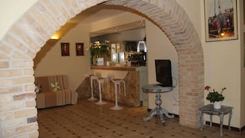 بار (في المنشاة)