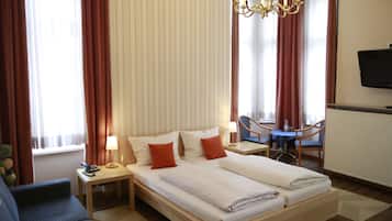 Comfort Double Room | In-room safe, soundproofing, free WiFi, bed sheets