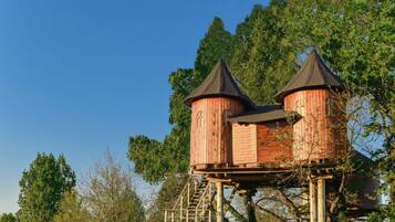 Træhus | 1 soveværelse, gratis baby-/barnesenge, gratis Wi-Fi, sengetøj