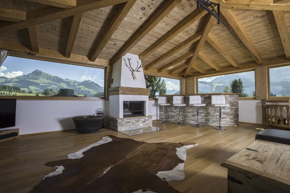 Chalet, 3 Bedrooms, Balcony, Mountain View | Living room