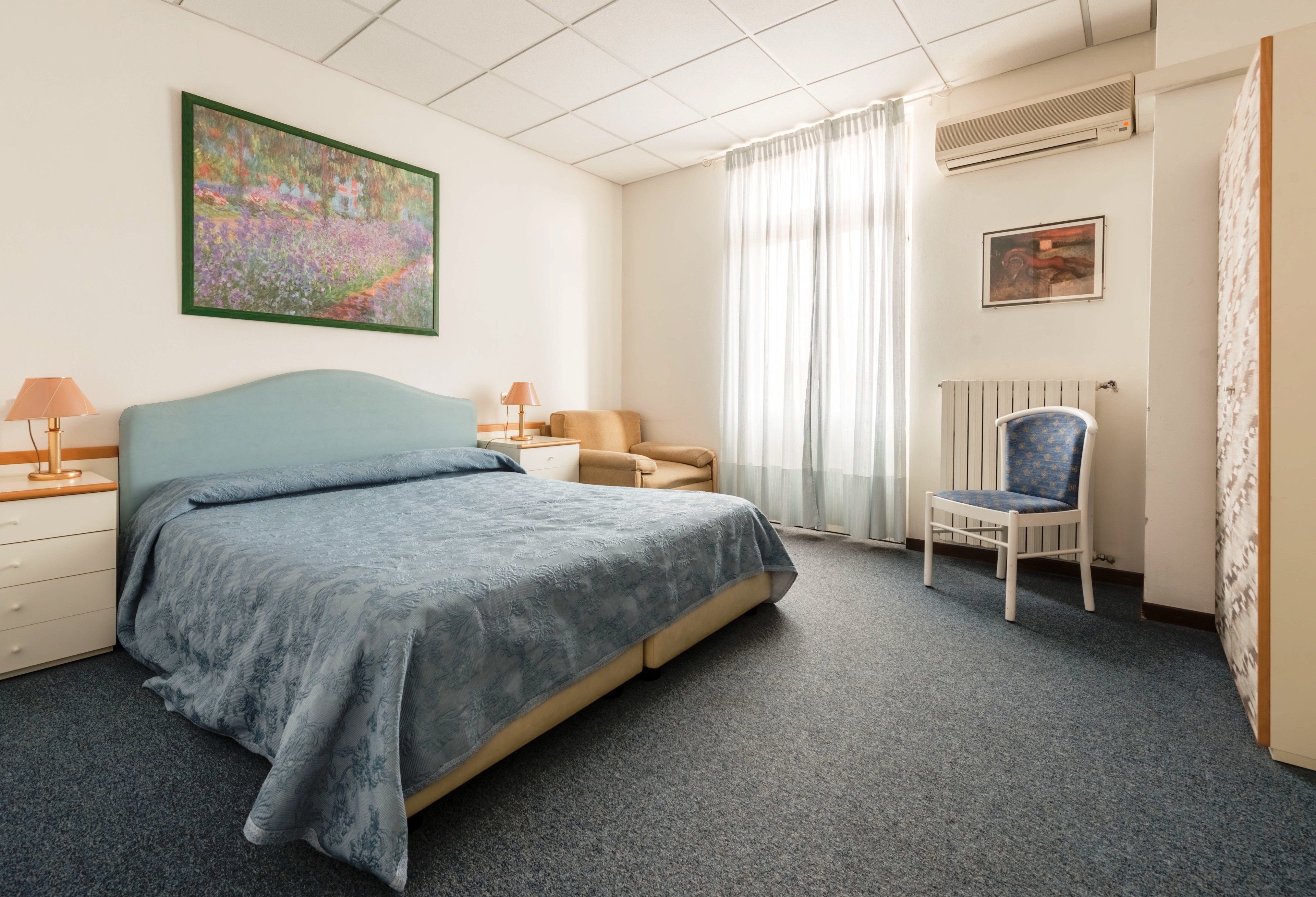 standard double room | minibar, in-room safe, desk, free wifi