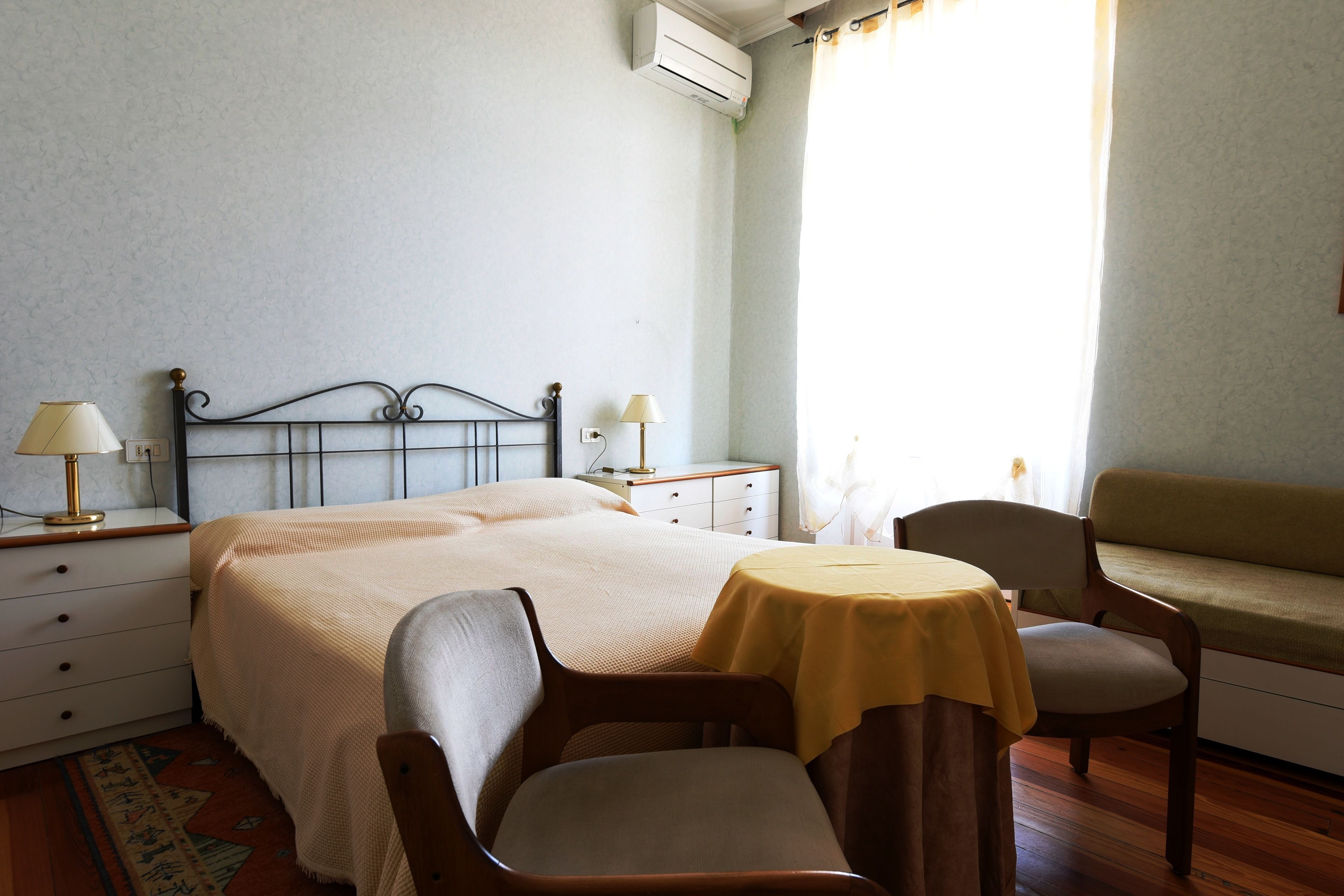 standard double room | minibar, in-room safe, desk, free wifi