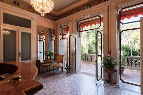 Reception. Hotel Maderno by Double Hospitality