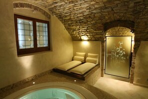 Tina de hidromasaje interior