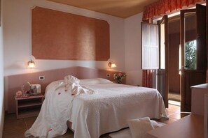 Dobbeltrom for 1 person | Skrivebord, blendingsgardiner, barnesenger og wi-fi (inkludert)