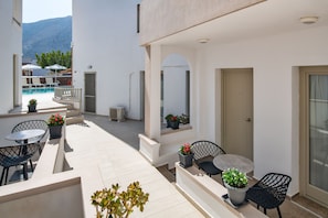 Superior Double Room, 1 Double or 2 Twin Beds | Balcony view