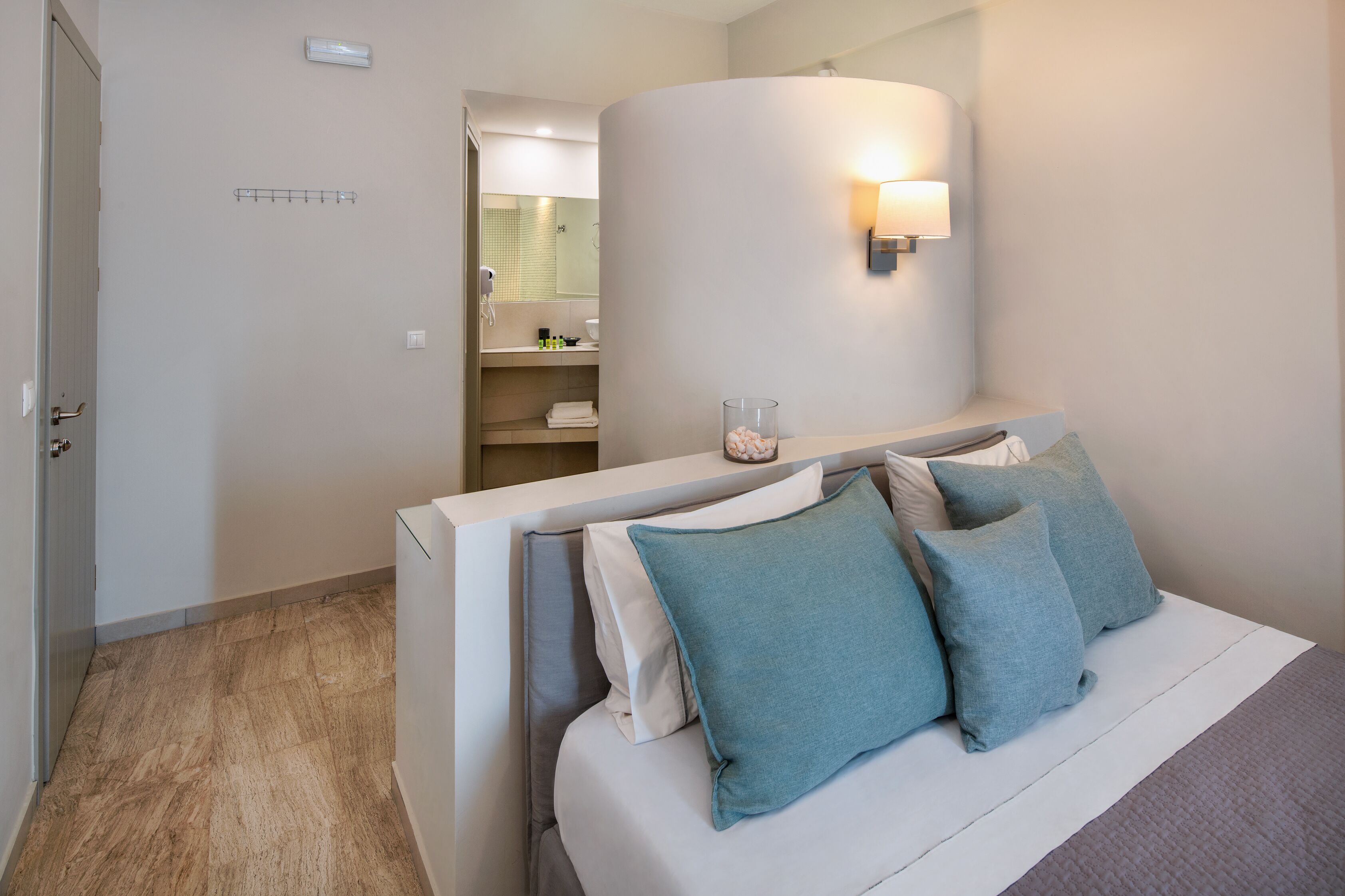 standard room | in-room safe, blackout curtains, soundproofing, free wifi