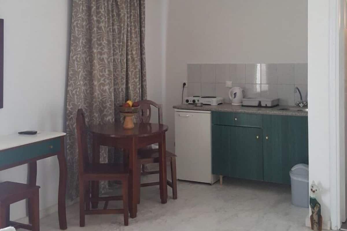 Standard Double Studio | In-room safe, blackout drapes, soundproofing, WiFi (free)
