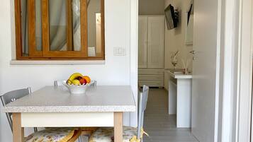 Apartment, 1 Bedroom | Private kitchen