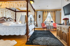 Premium bedding, pillow-top beds, individually decorated - Sandtorgholmen Hotel, BW Signature Collection (Harstad)