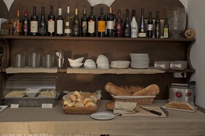 Petit déjeuner complet compris tous les jours