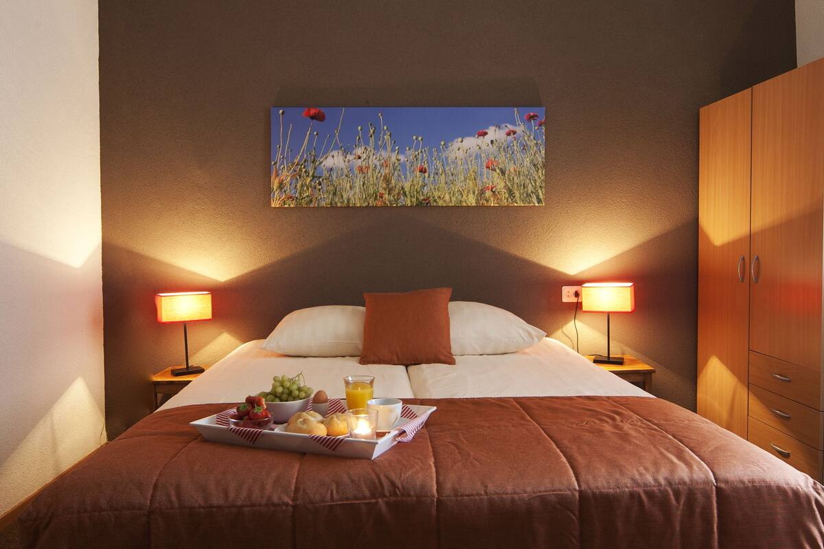 1 bedroom, iron/ironing board, free wifi, bed sheets