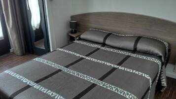 Habitación doble | Escritorio y wifi gratis