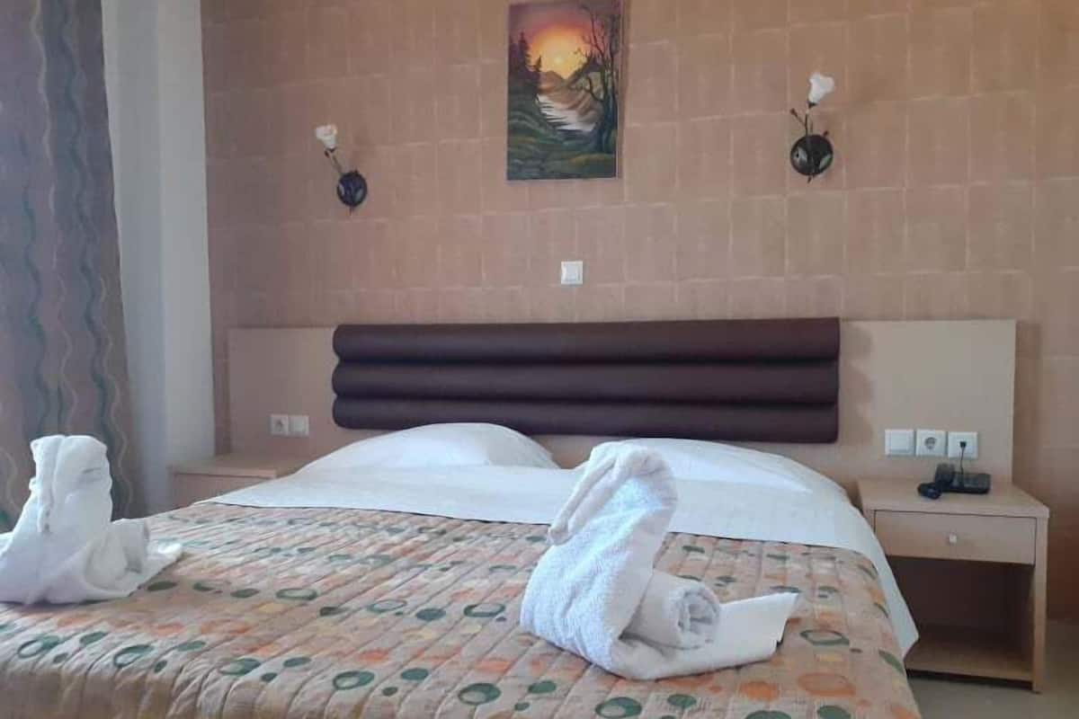 Family Room, 2 Bedrooms | Premium bedding, minibar, soundproofing, WiFi (free)