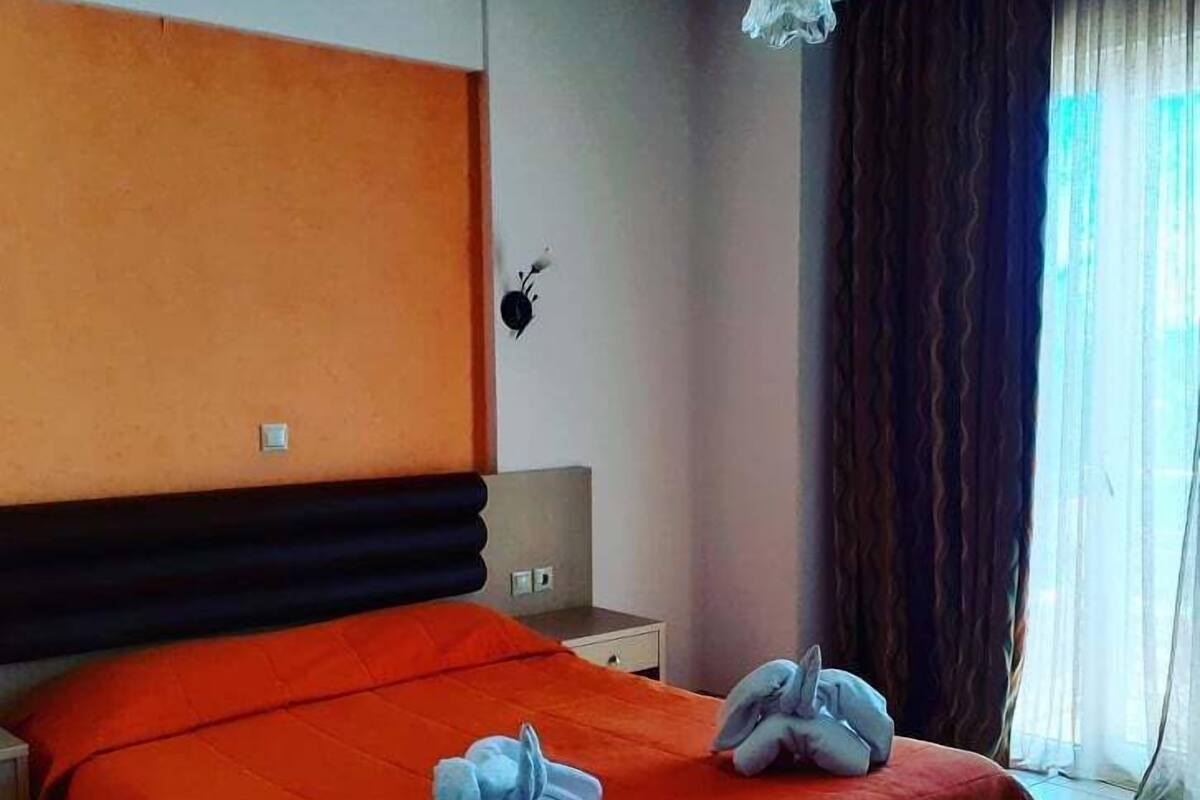 Double Room | Premium bedding, minibar, soundproofing, WiFi (free)