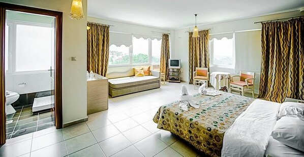 Premium bedding, minibar, individually furnished, soundproofing