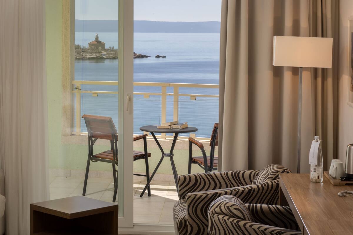 standard double room, sea view | terrace/patio