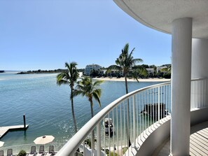 Appartement Supérieur, 2 chambres, vue fleuve | Décoration personnalisée, ameublement personnalisé