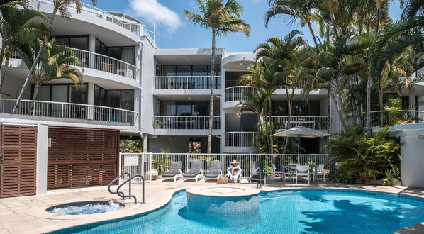 2 outdoor pools, sun loungers