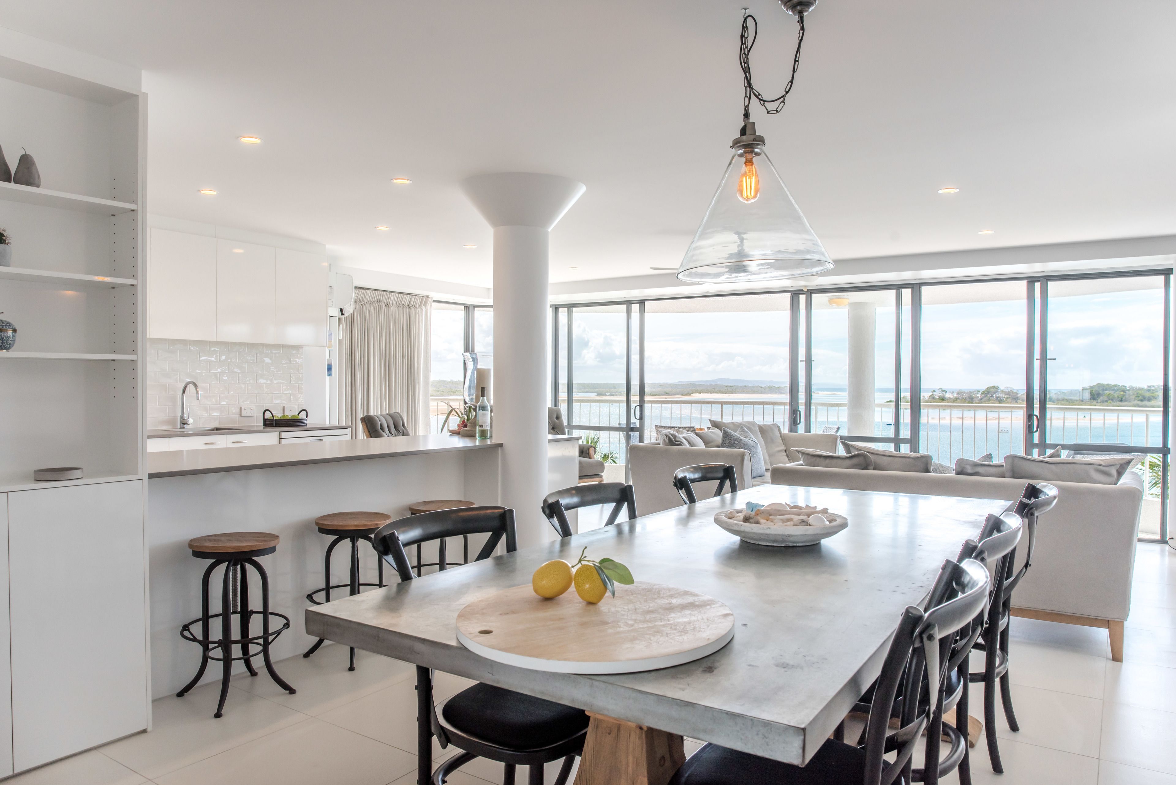 华丽公寓, 2 间卧室 | 起居区 | 电视、DVD 播放器