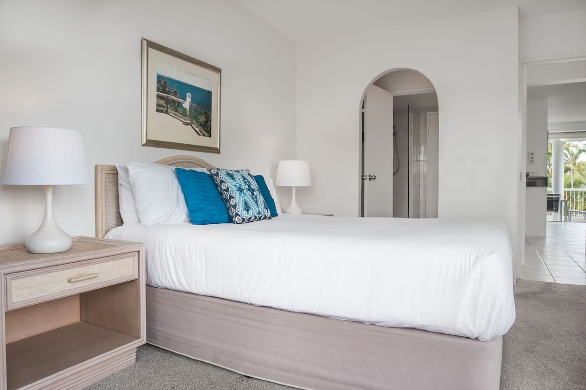 3 Bedroom Gardenside Apartment | Individually decorated, individually furnished, iron/ironing board