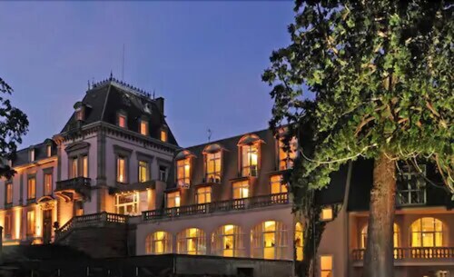 LE H - Hôtel & Restaurant