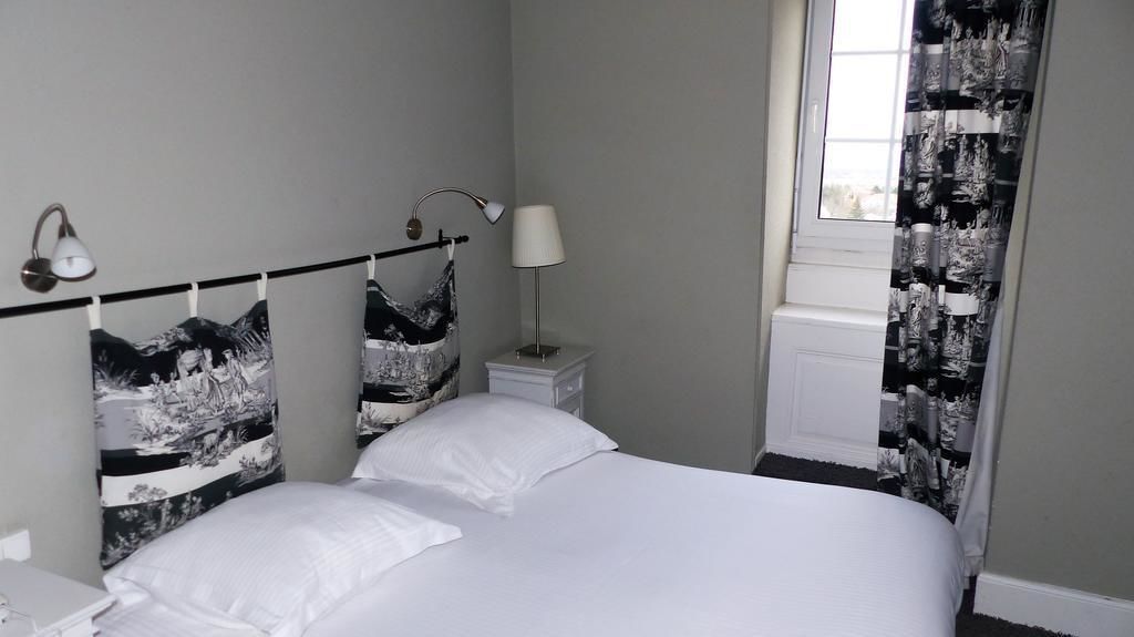 classic double room (small) | in-room safe, iron/ironing board, free wifi, bed sheets
