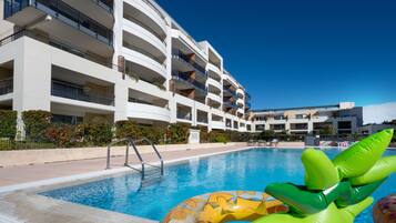 Outdoor pool, sun loungers