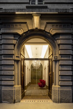 Front of property - Palazzo Segreti (Milan)
