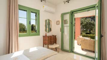 Villa supérieure, 2 chambres, vue sur la mer | Draps en coton égyptien, literie de qualité