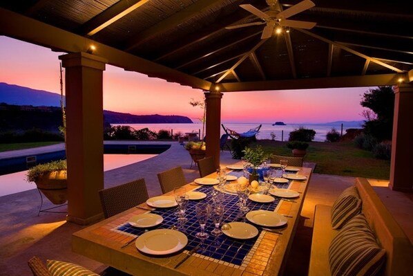 Exclusive Villa, 5 Bedrooms, Sea View, Oceanfront | Outdoor dining