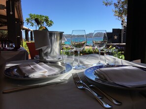 Breakfast, lunch, dinner served; Italian cuisine, beach views