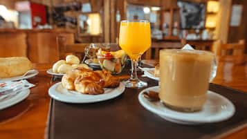 Free daily continental breakfast