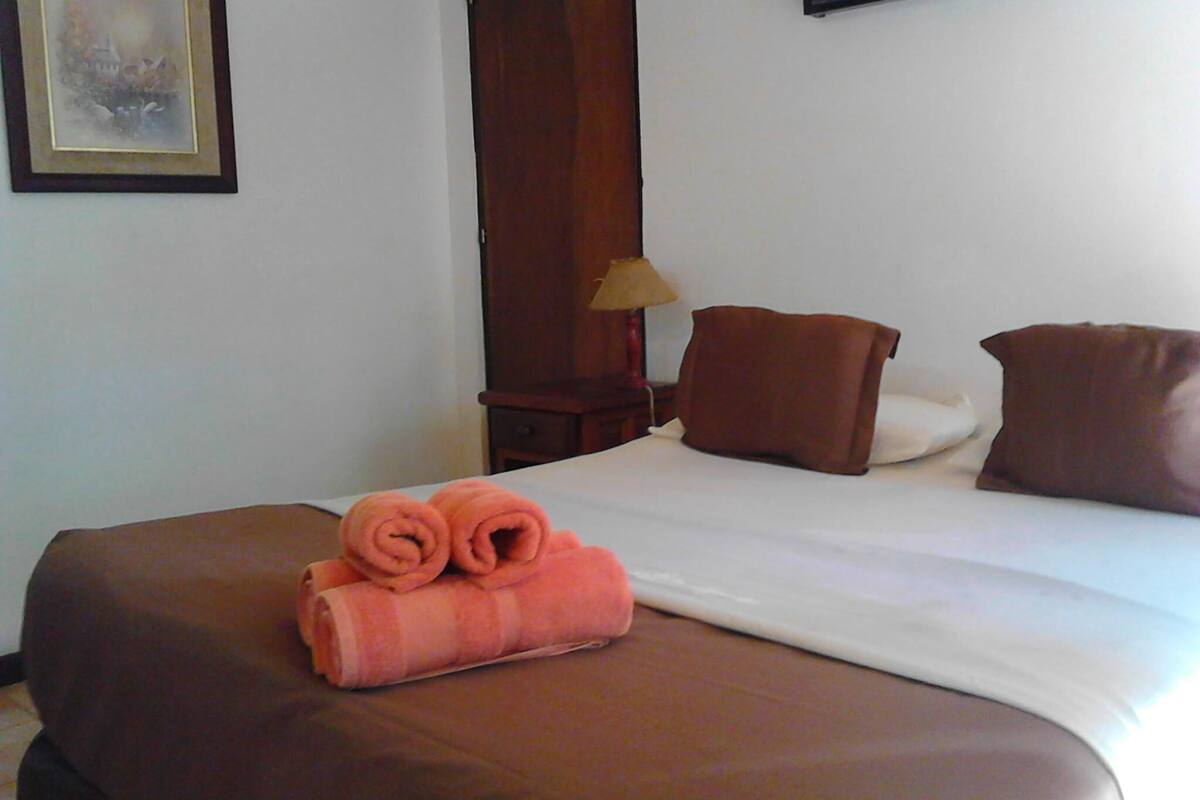 In-room safe, rollaway beds, bed sheets