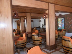 Free daily buffet breakfast  - Petit Hotel Si Mi Capitan (Puerto Iguazú)