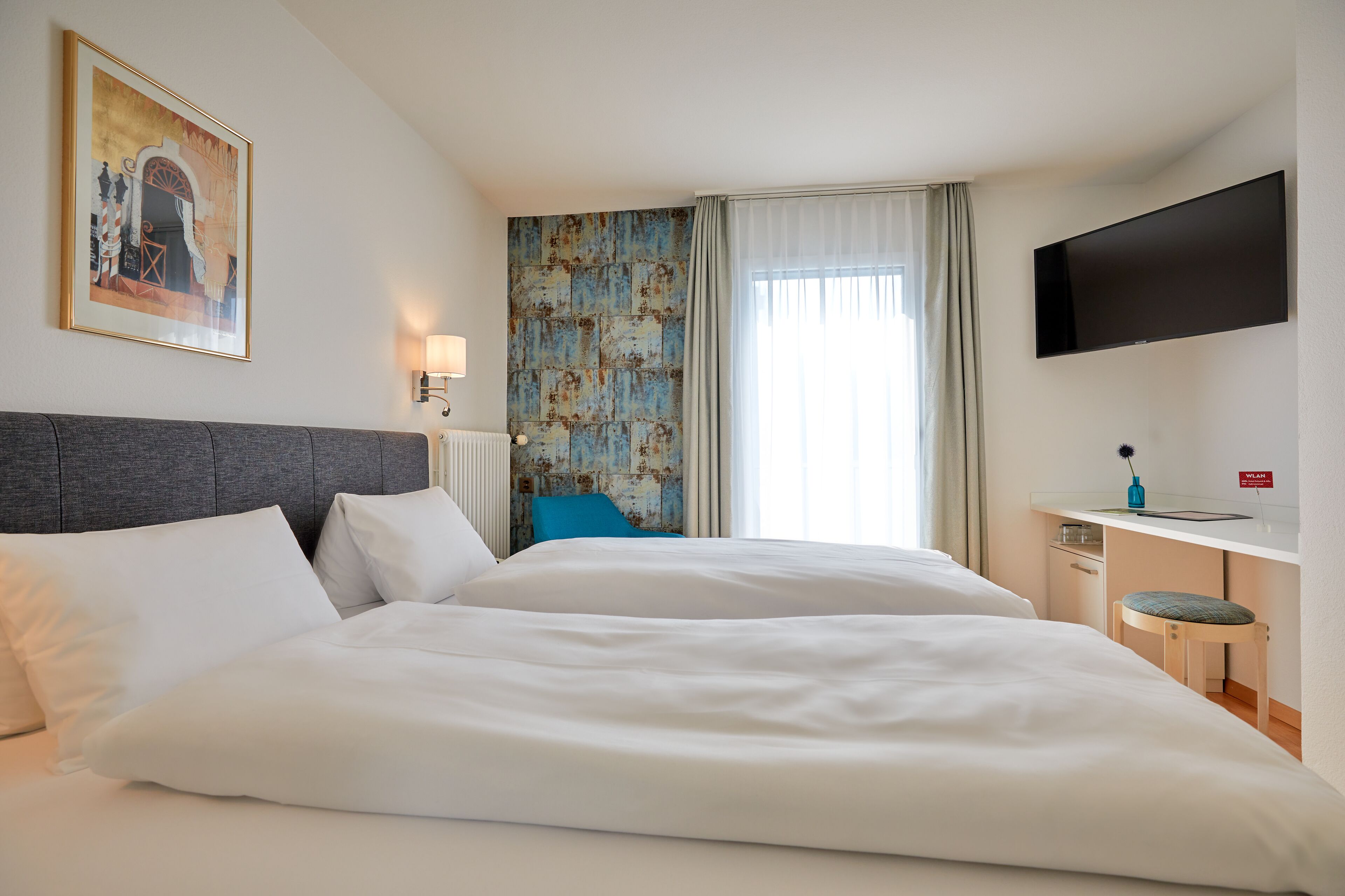 standard single room, lake view | minibar, in-room safe, blackout curtains, rollaway beds