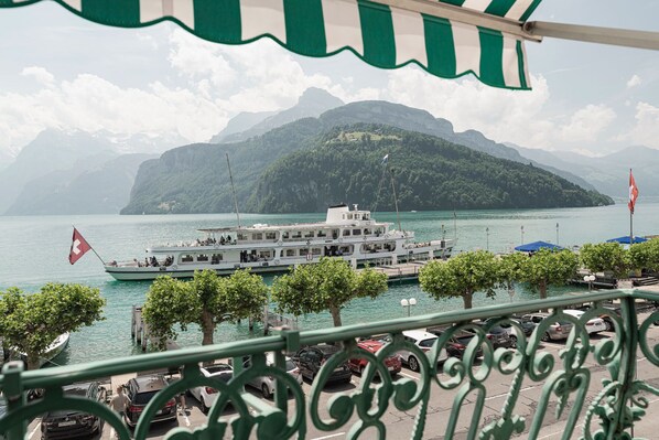 Quang cảnh ban công