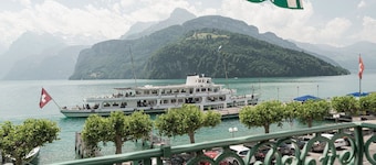 斯密德與阿爾法酒店