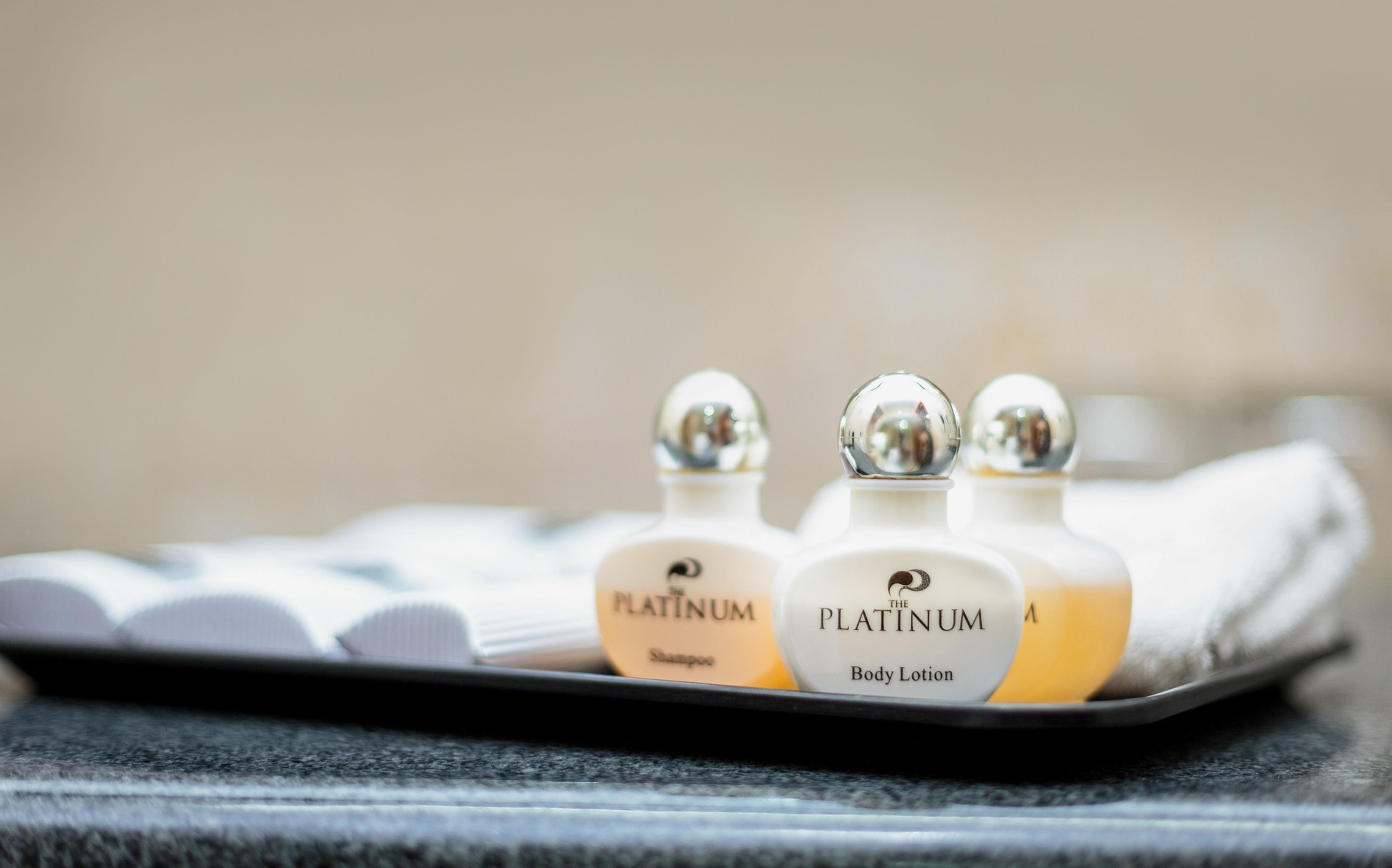 separate bathtub and shower, rainfall showerhead, free toiletries