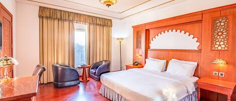 1 bedroom, premium bedding, in-room safe, desk