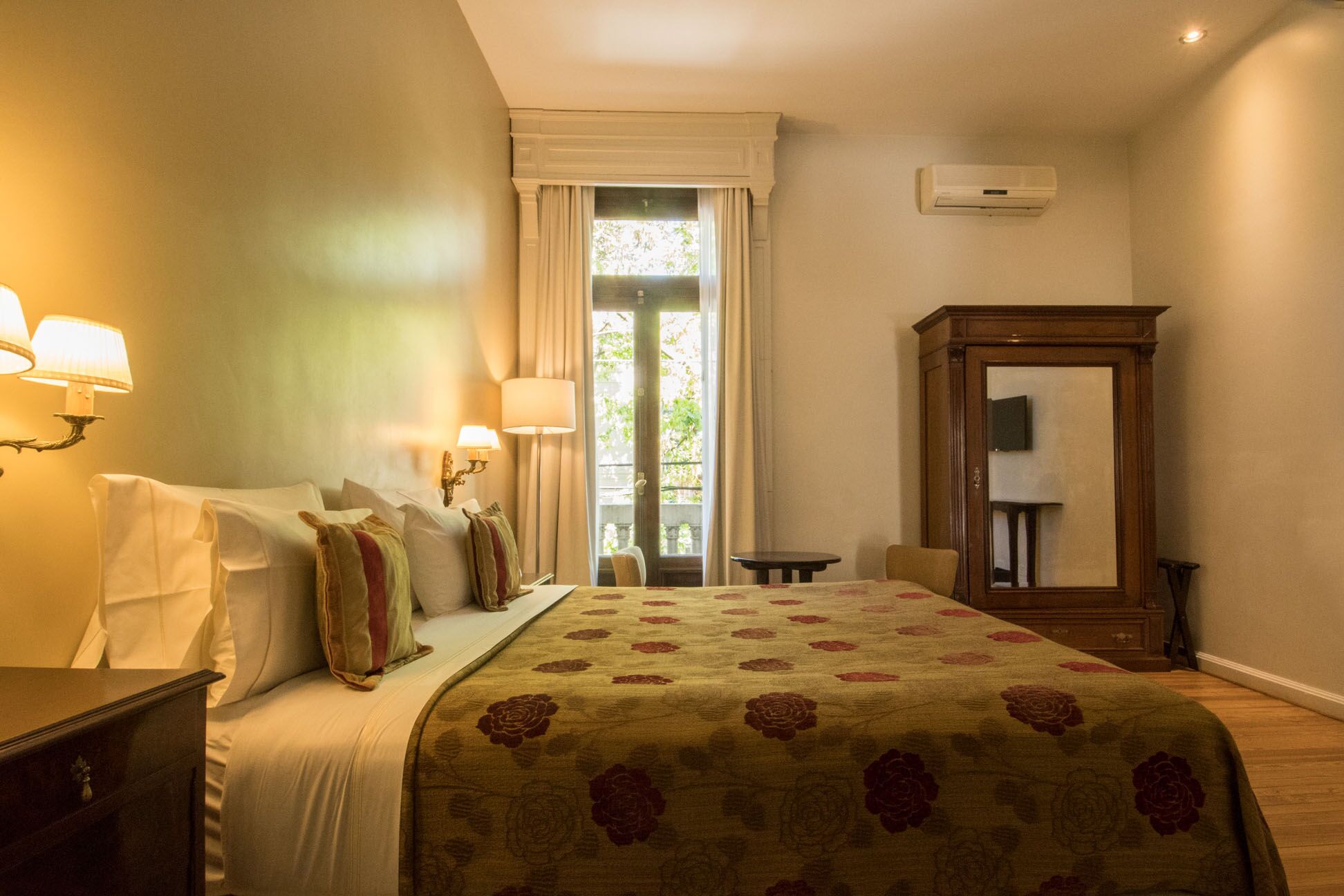 superior room | premium bedding, select comfort beds, in-room safe