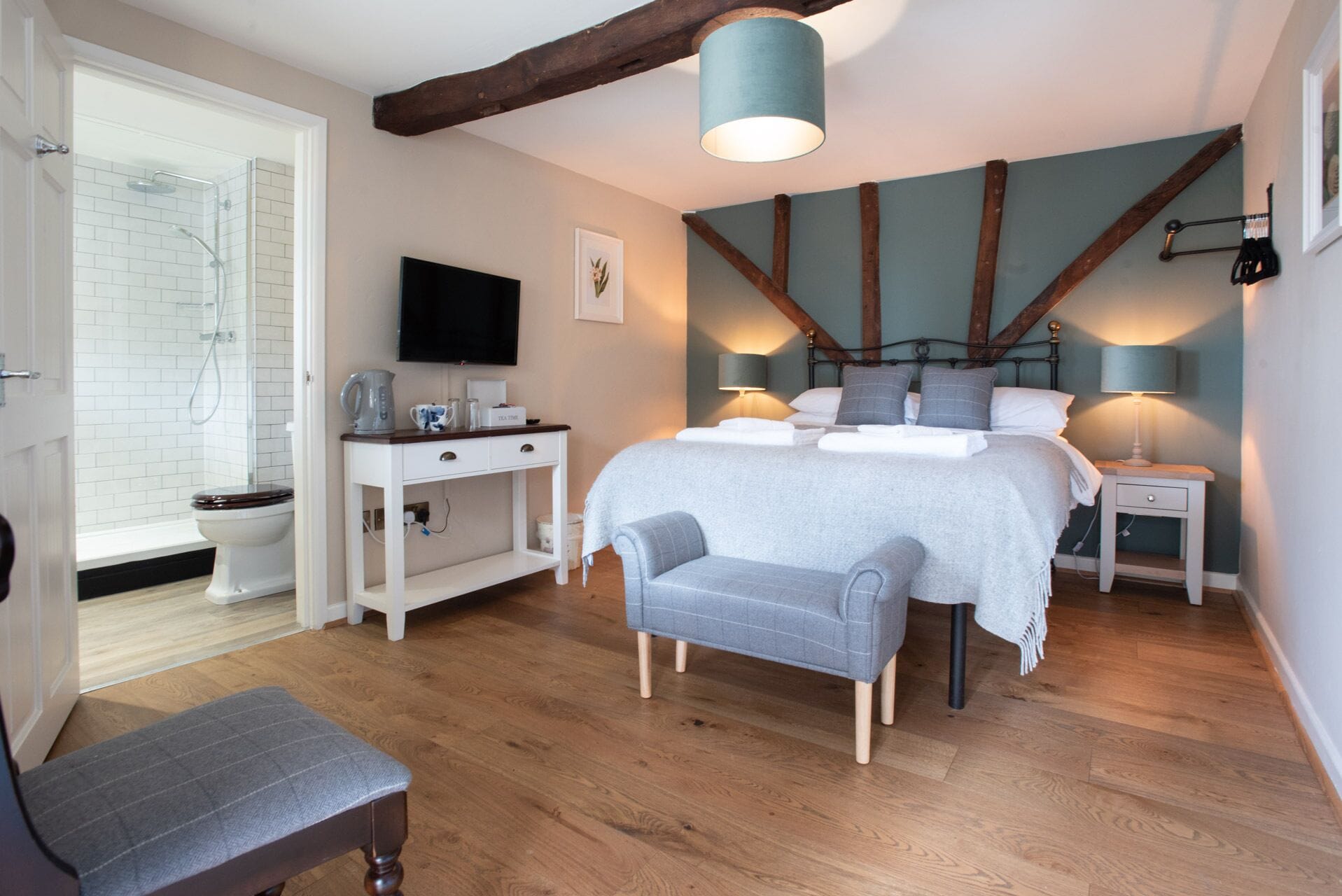 Comfort tweepersoonskamer, en-suite badkamer, uitzicht op binnenplaats