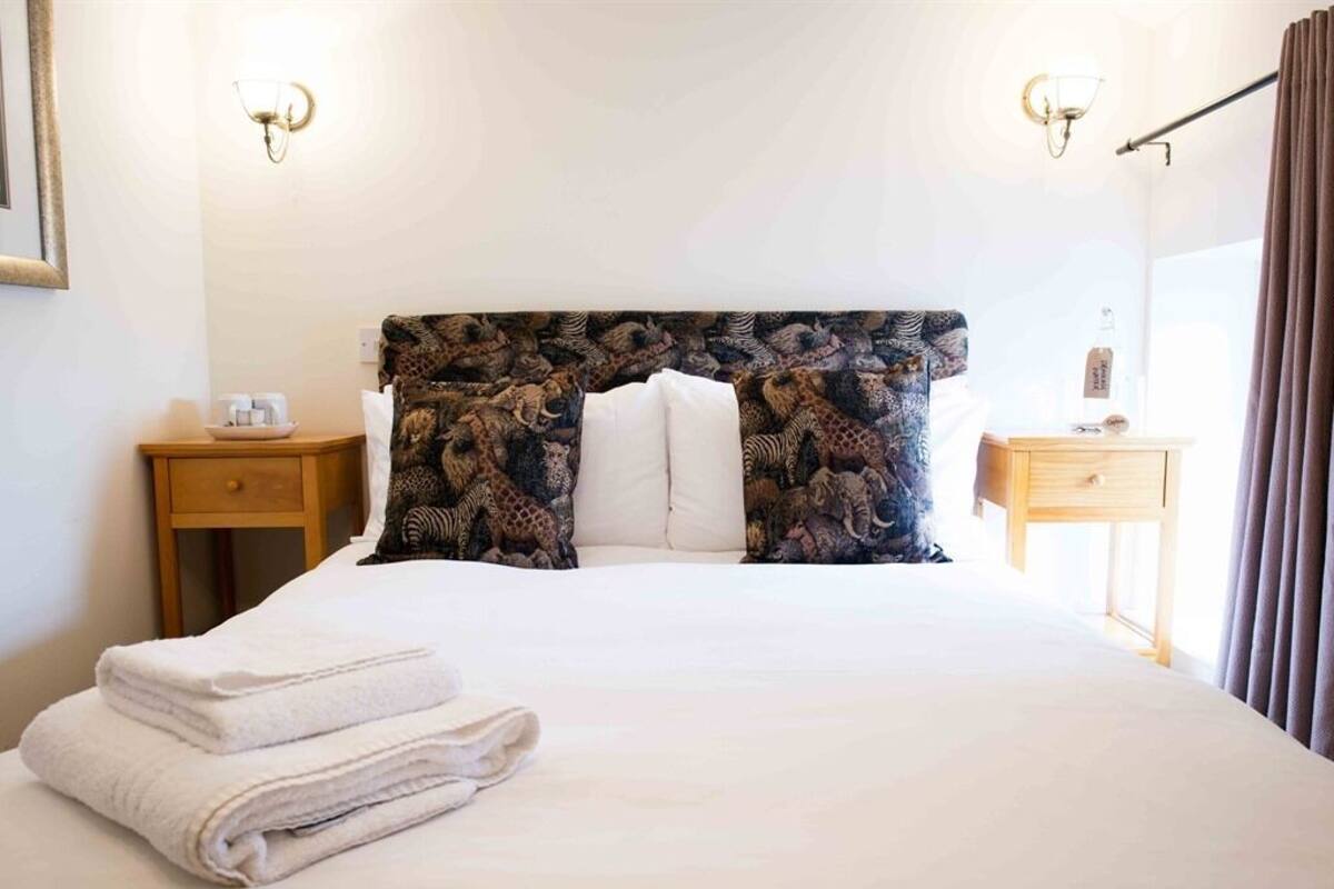 Double Room, Ensuite (Captains) | Free WiFi