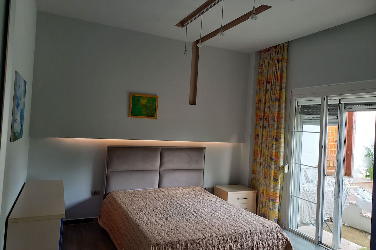 Premium bedding, minibar, individually decorated, individually furnished