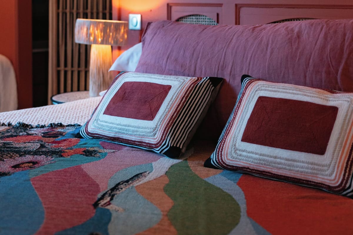 Wifi gratis y ropa de cama